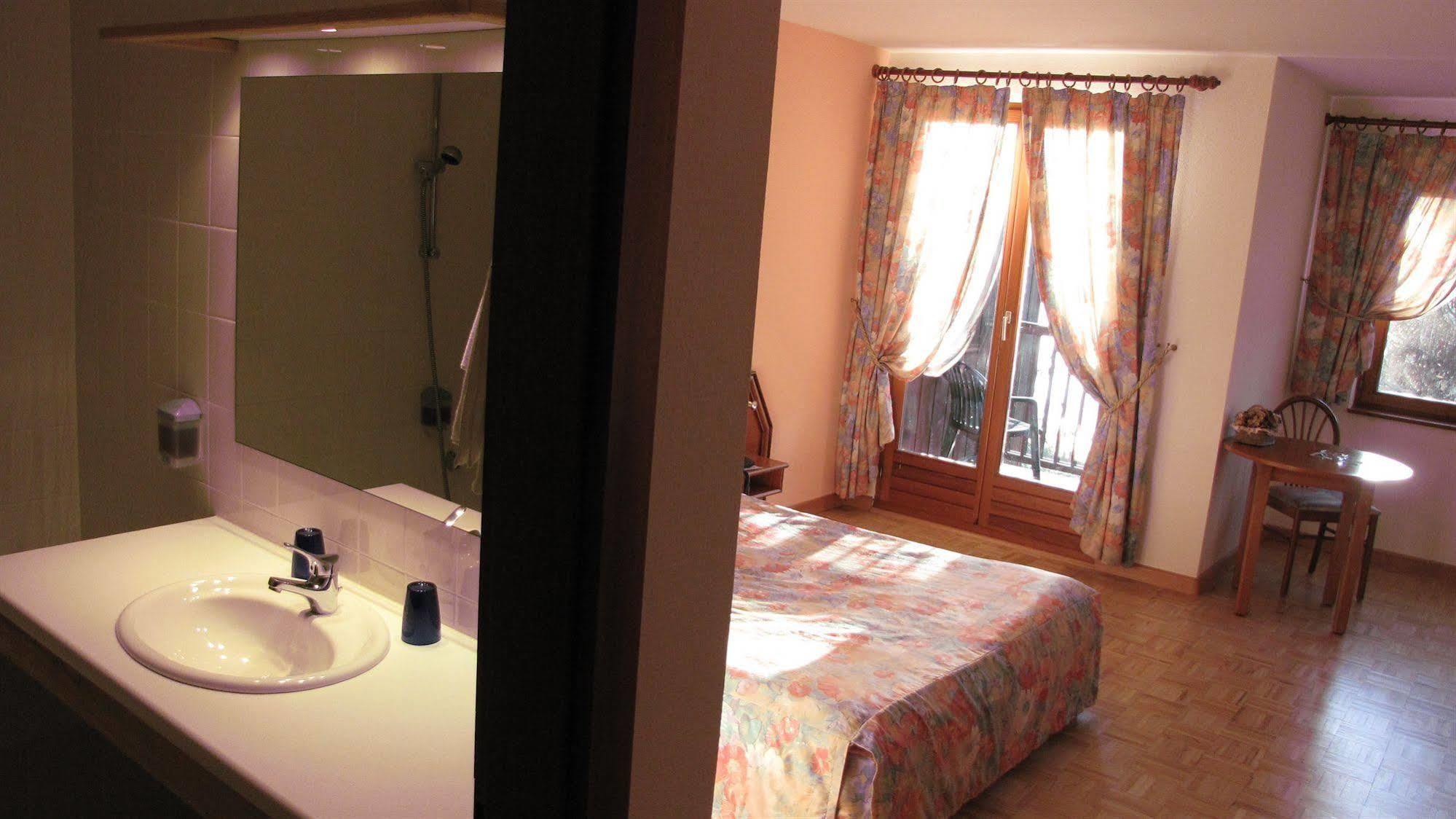 Hotel Le Caballin Vogelgrun Bagian luar foto
